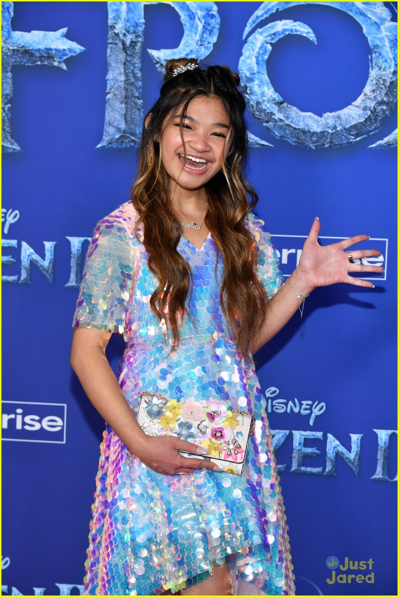 Vanessa & Veronica Merrell Coordinate Their Looks For 'Frozen 2' Premiere