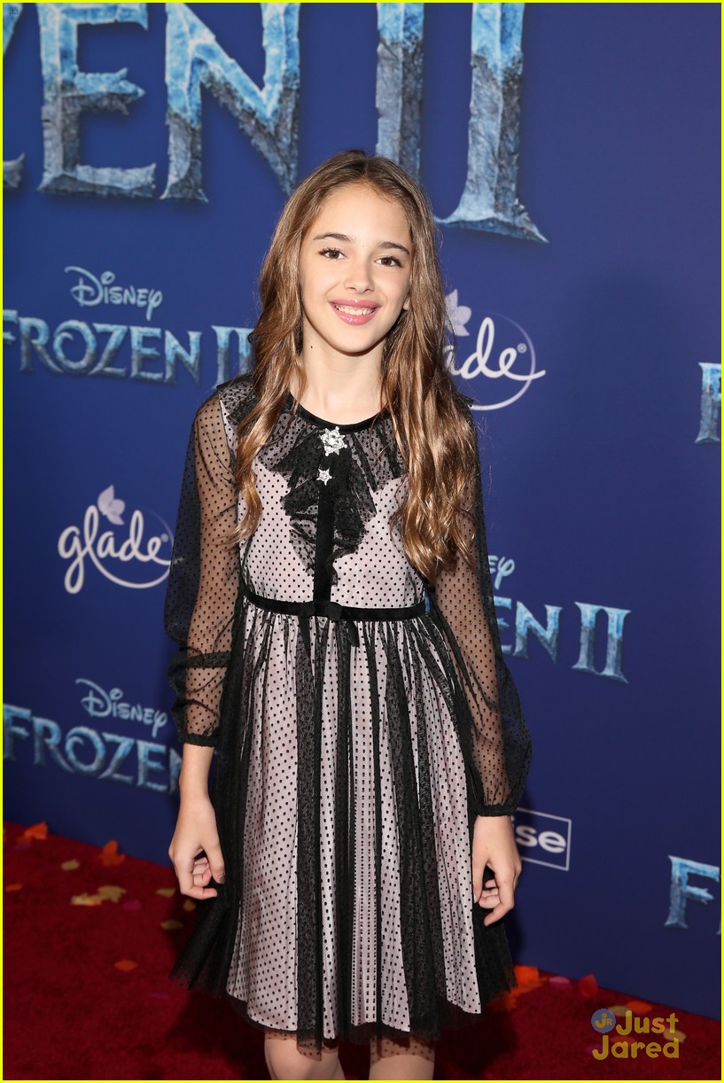 Vanessa & Veronica Merrell Coordinate Their Looks For 'Frozen 2' Premiere