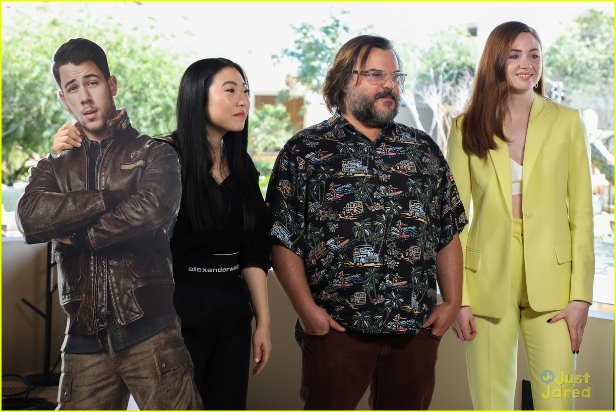 Nick Jonas's 'Jumanji' Co-Stars Bring Cardboard Cut Out Of Him To Press Junket!
