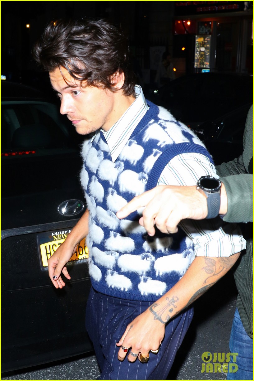 Harry Styles Take a Break from 'SNL' Rehearsals in NYC - New Pics!