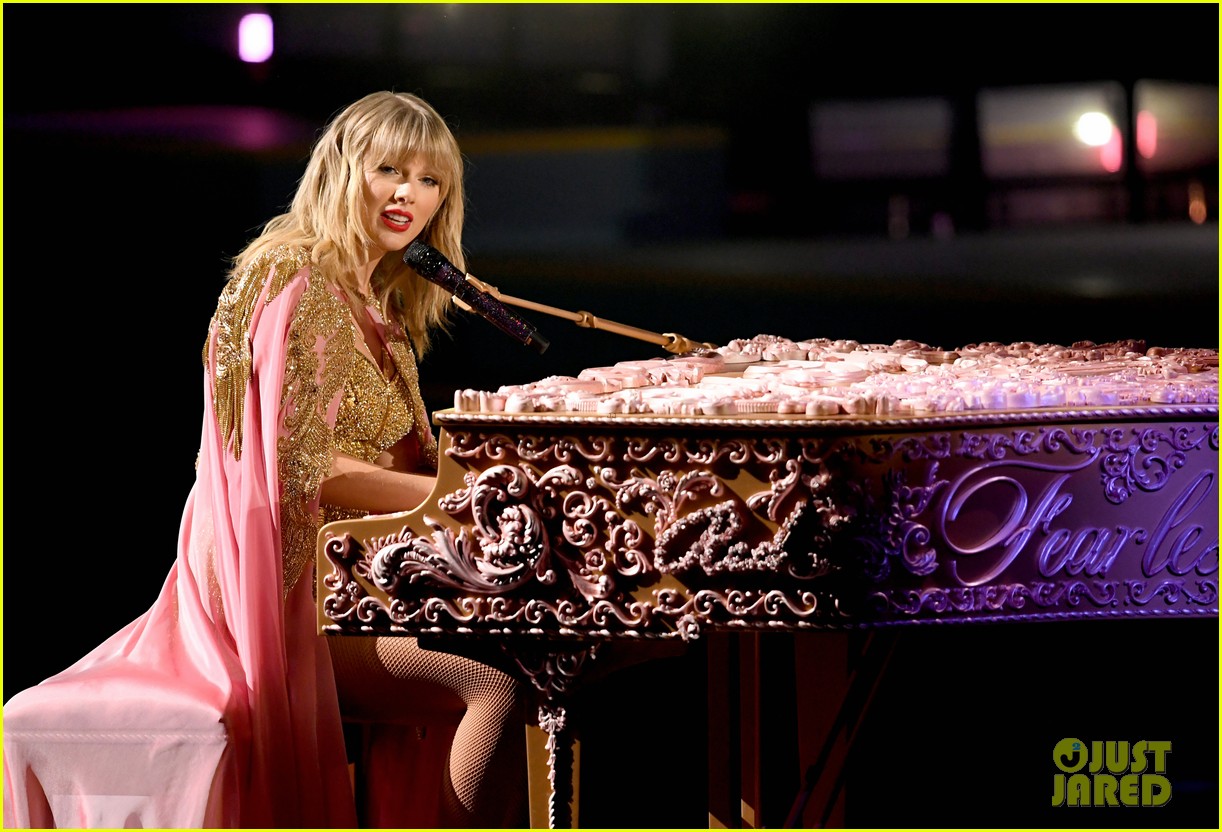 Taylor Swift Sings Her Greatests Hits for AMAs 2019 Performance Medley