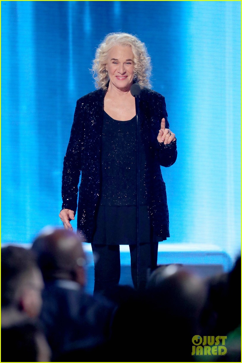 Watch Taylor Swift's Artist of the Decade Speech at AMAs 2019 (Video)