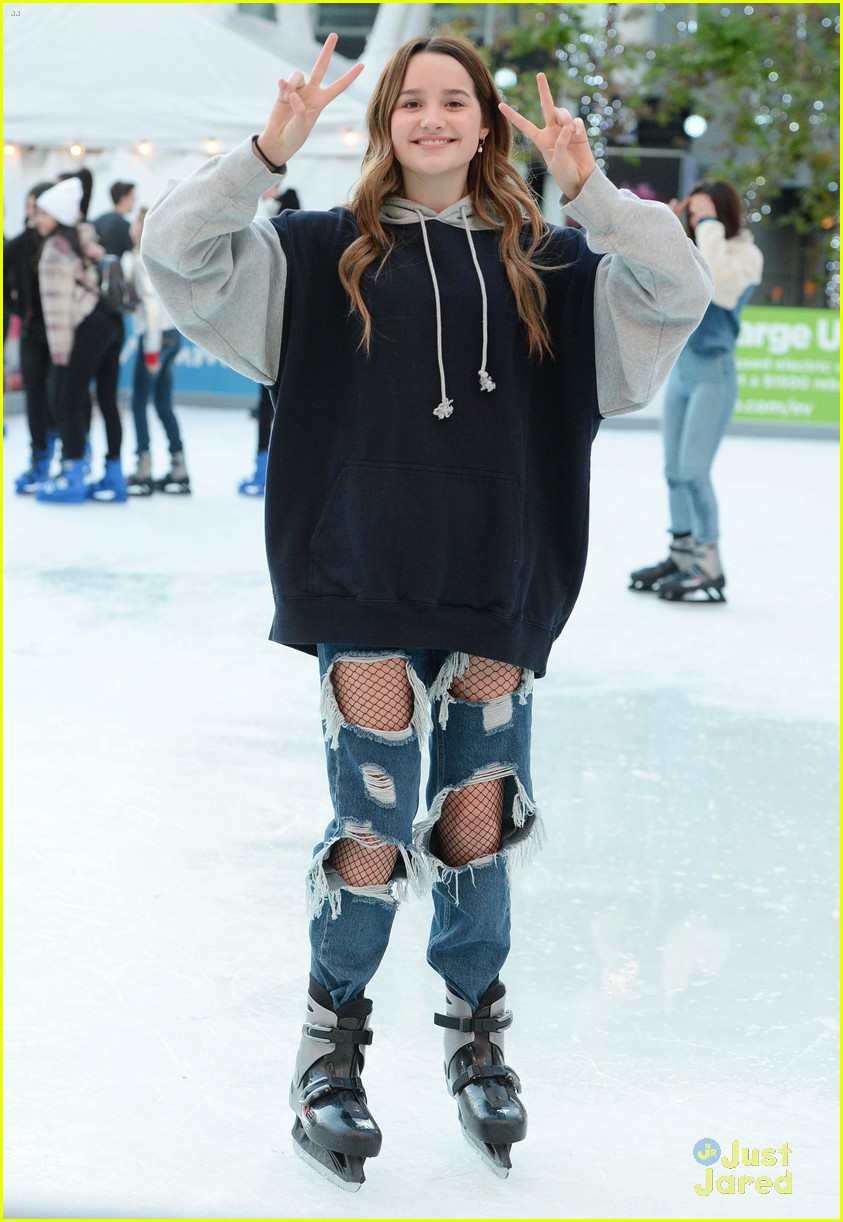 Annie LeBlanc Wears Cut Out Jeans To Instaskate 2019 With Indiana Massara, Brent Rivera & More