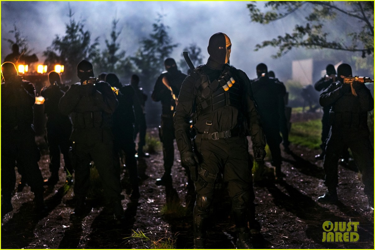 Team Arrow Takes On a Recognizable Villain In Tonight's 'Arrow' Fall Finale