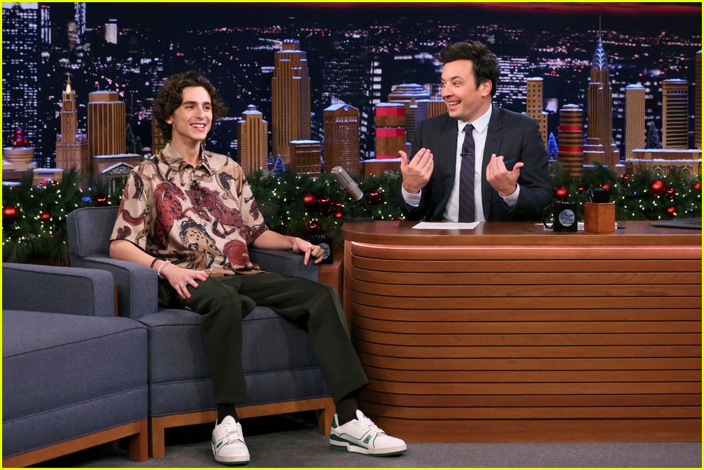 Timothee Chalamet Shows Off His Juggling Skills on 'Fallon' (Video)