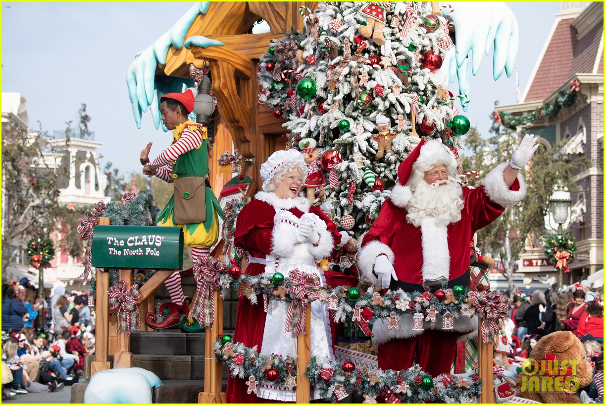 Disney Parks Magical Christmas Day Parade 2019 - Hosts & Performers!
