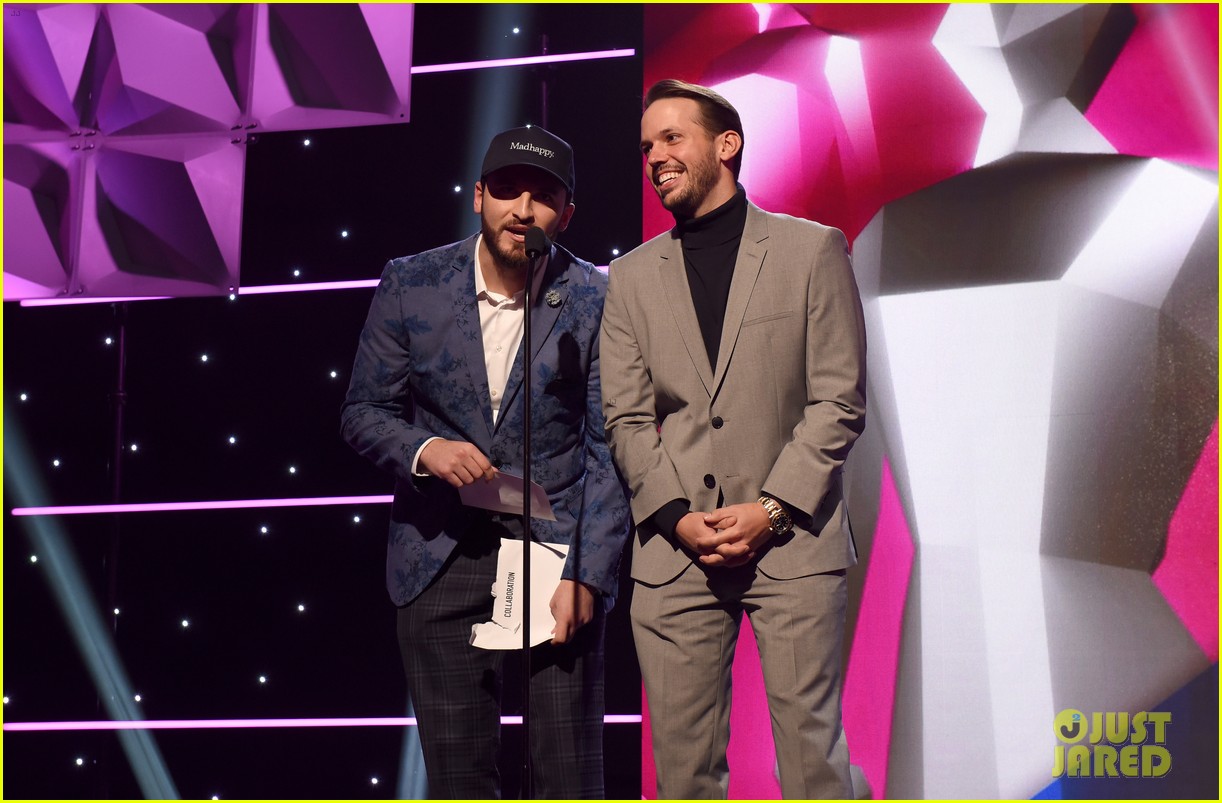 David Dobrik & Vlog Squad Win Big at Streamy Awards 2019!