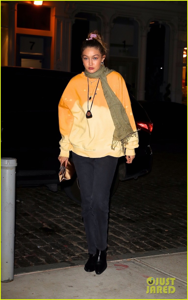 Kendall Jenner Gets Dinner with the Hadid Sisters in NYC!