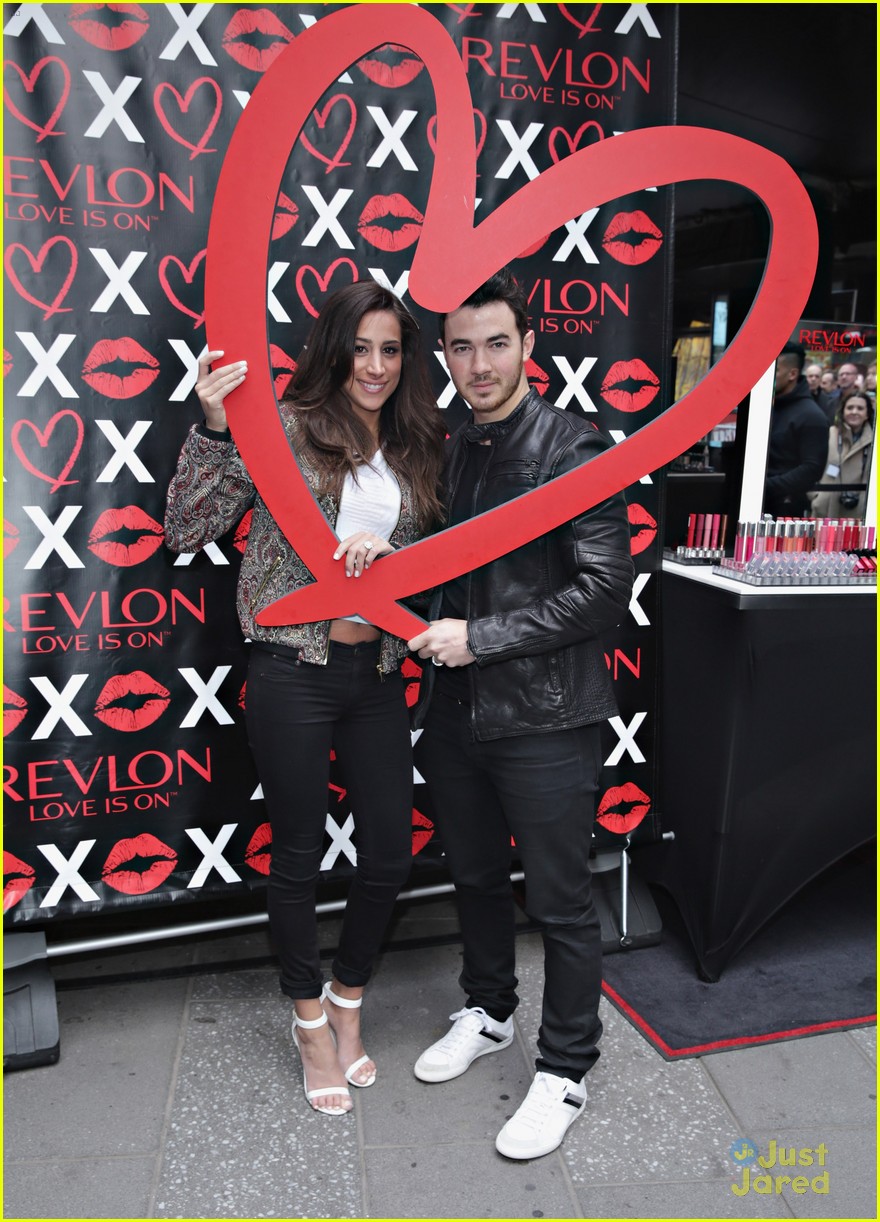 Kevin Jonas's Super Sweet Anniversary Message For Wife Danielle Jonas Will Make You Melt