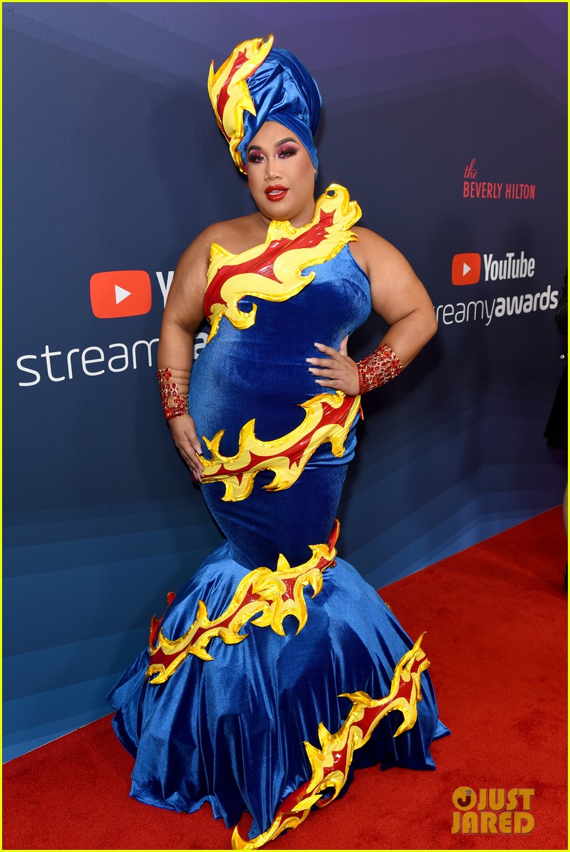 Tana Mongeau Wins Creator of the Year at Streamy Awards 2019!