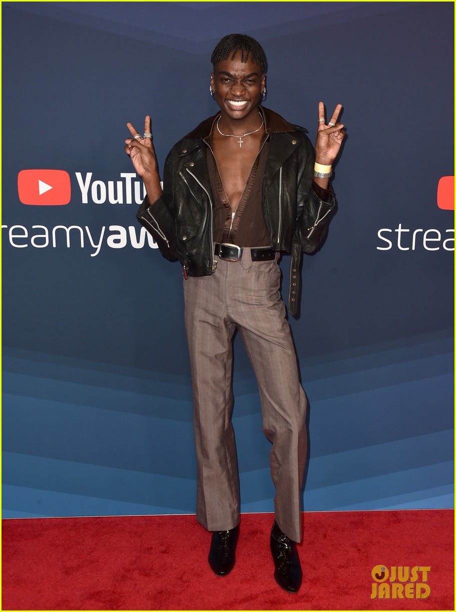Tana Mongeau Wins Creator of the Year at Streamy Awards 2019!
