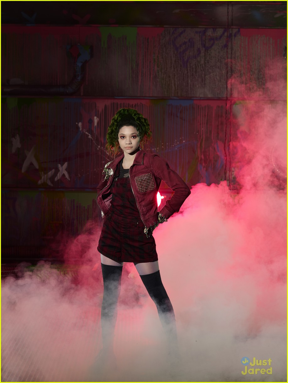 'Zombies 2' Couple Zed & Addison Might Be In Trouble If Wyatt Keeps Looking at Addison Like This!