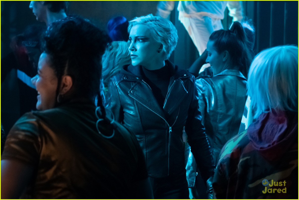 See The First Fierce Pics of Katherine McNamara From 'Arrow' Backdoor Pilot 'Green Arrow & The Canaries'