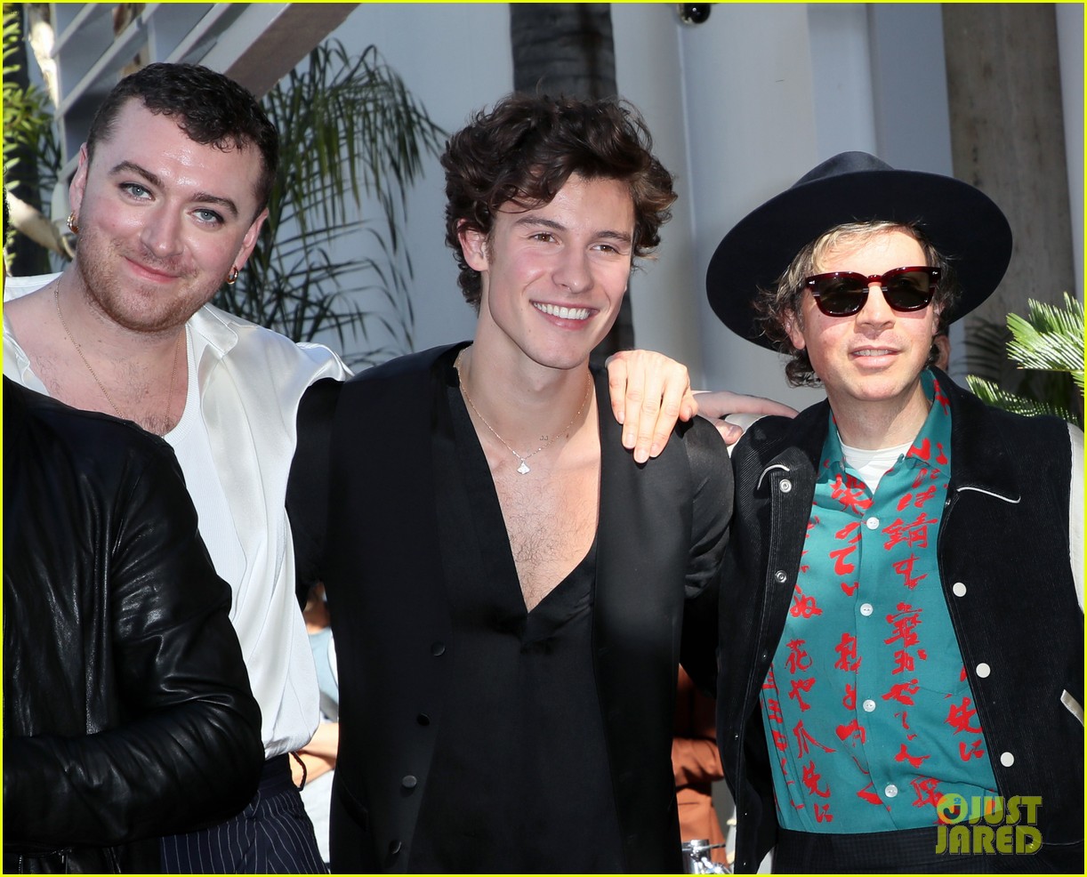 Justin Bieber Joins Hailee Steinfeld & Shawn Mendes at UMG's Chief Lucian Grainge Walk of Fame Ceremony!