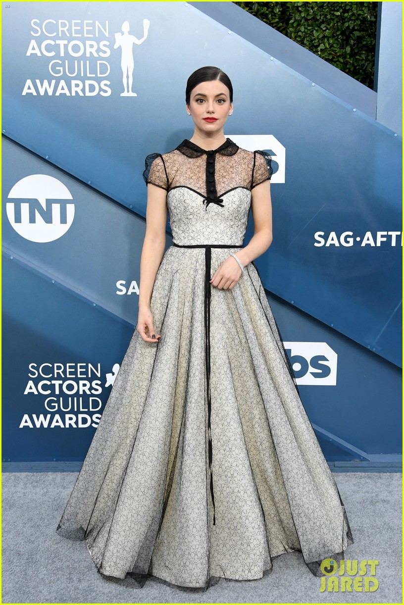 Joe Keery & Maika Monroe Couple Up For SAG Awards 2020 