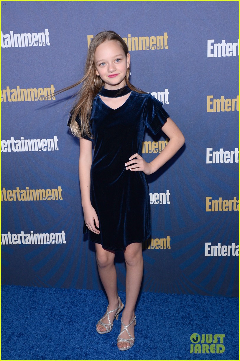 Joey King, Dove Cameron & More Celebrate SAG Award Nominations at 'Entertainment Weekly' Party