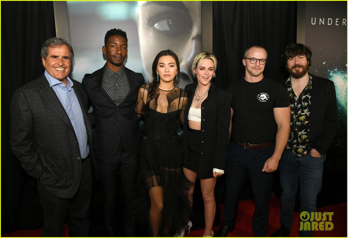 Kristen Stewart Pairs Crop Top With Blazer at 'Underwater' Screening 