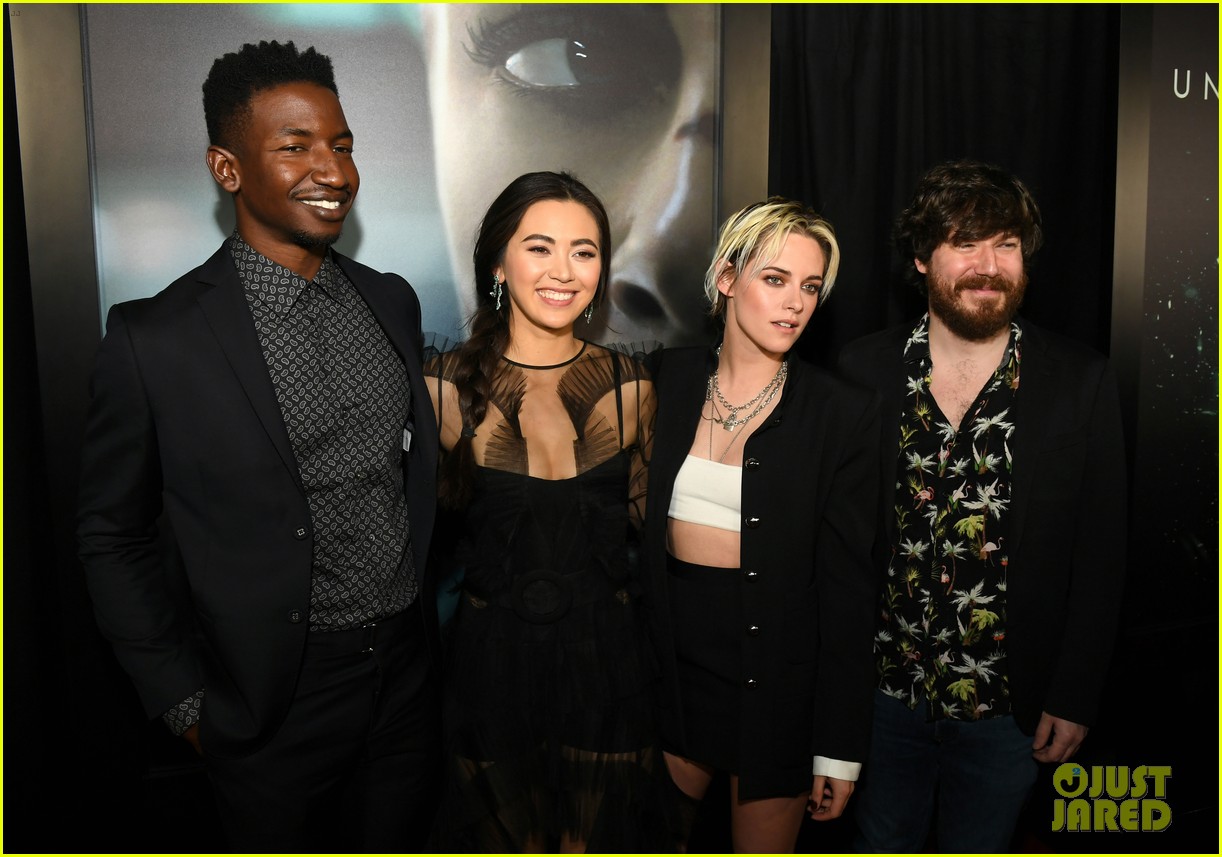 Kristen Stewart Pairs Crop Top With Blazer at 'Underwater' Screening 