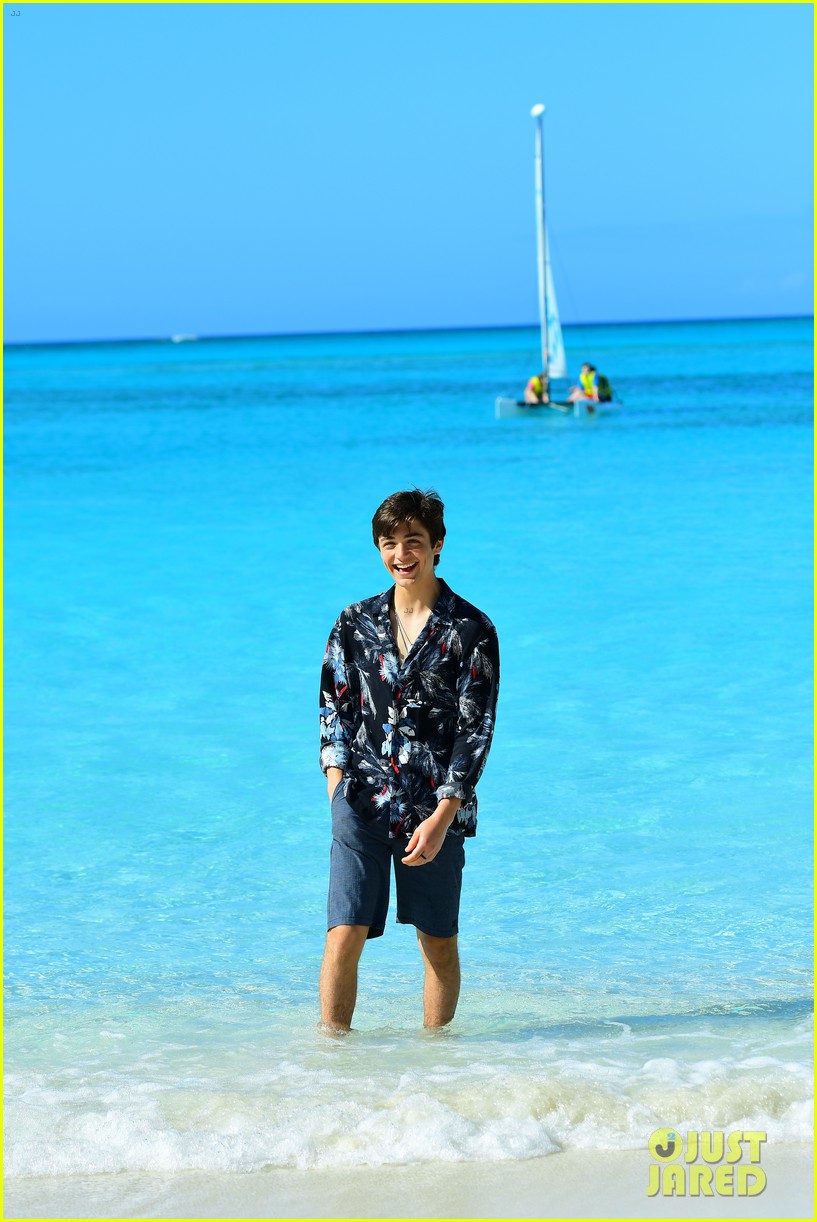 Asher Angel & Annie LeBlanc Looked So Cute On Their Anniversary Trip To Turks & Caicos!