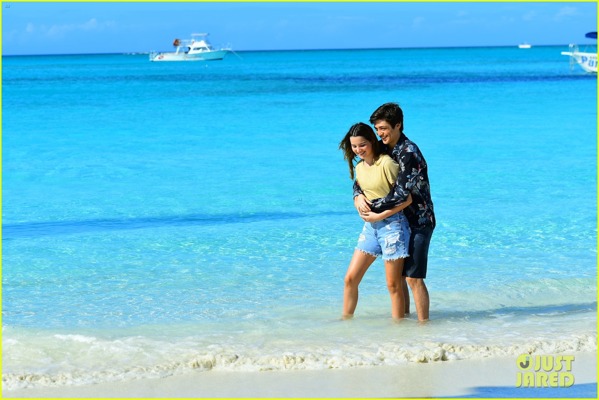 Asher Angel & Annie LeBlanc Looked So Cute On Their Anniversary Trip To Turks & Caicos!