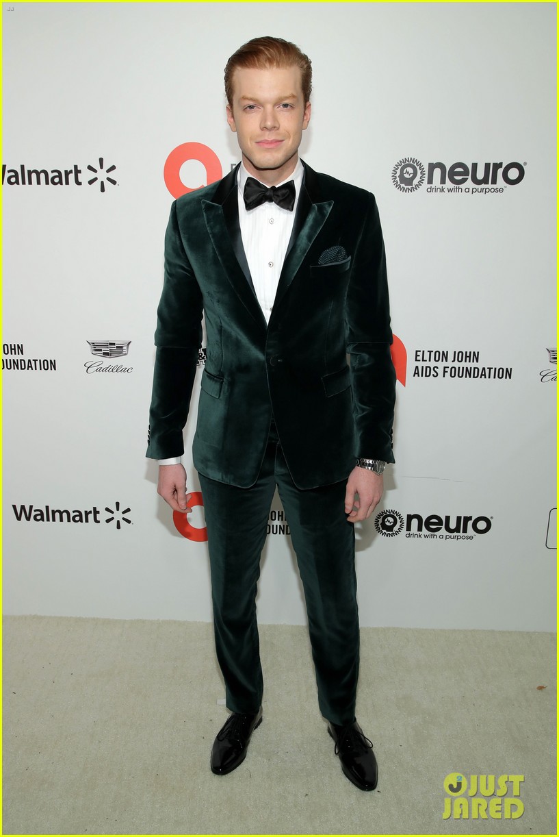 Bella Thorne, Ally Maki & Sydney Sweeney Go Pink For Elton John's Oscars 2020 Viewing Party