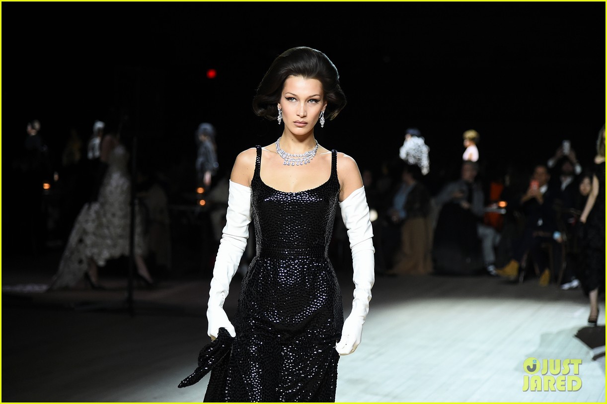 Miley Cyrus Walks in Marc Jacobs Fashion Show Alongside Hadid Sisters!