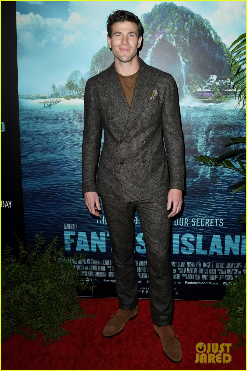 Lucy Hale Looks Stunning at 'Fantasy Island' L.A. Premiere!