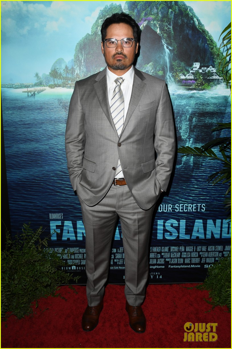 Lucy Hale Looks Stunning at 'Fantasy Island' L.A. Premiere!