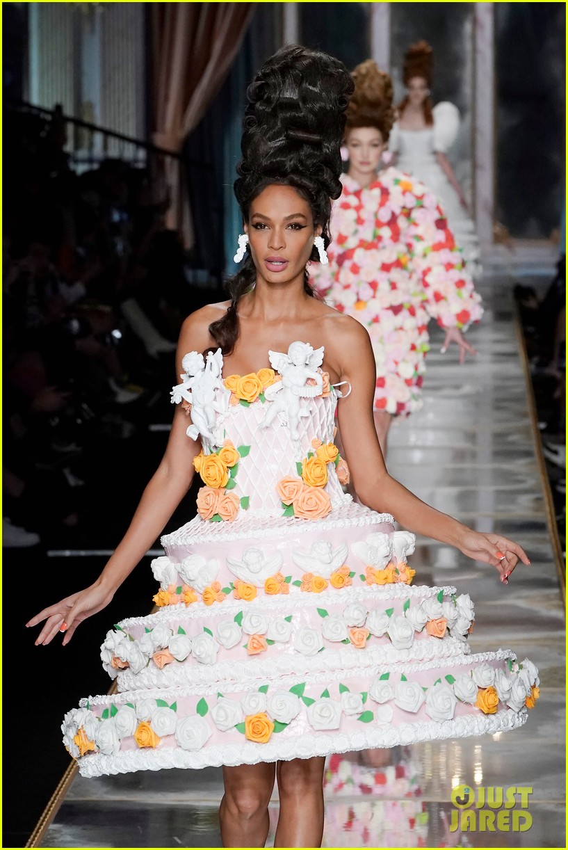 Gigi Hadid, Kaia Gerber, & Bella Hadid Wear Sky-High Wigs for Moschino Fashion Show!