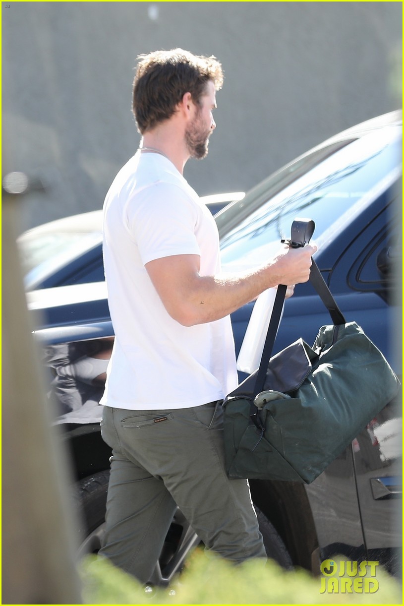 Liam Hemsworth's Girlfriend Gabriella Brooks Joins Him at the Gym
