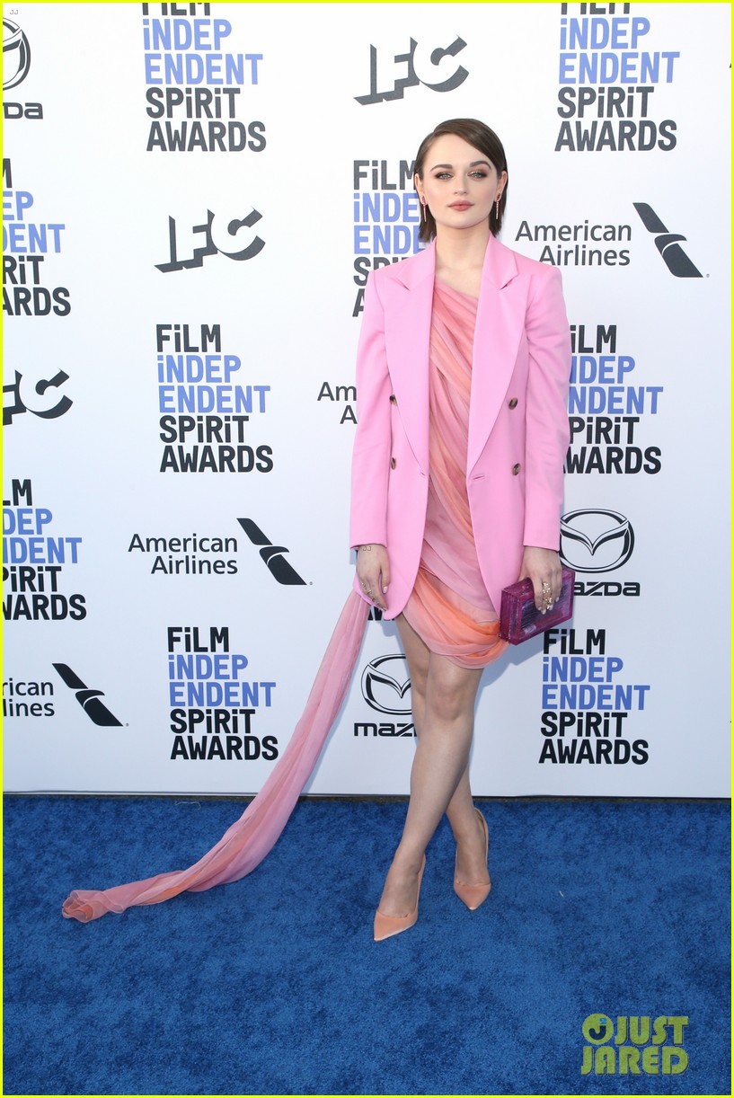 Joey King Joins Kaitlyn Dever & Beanie Feldstein at Spirit Awards 2020!