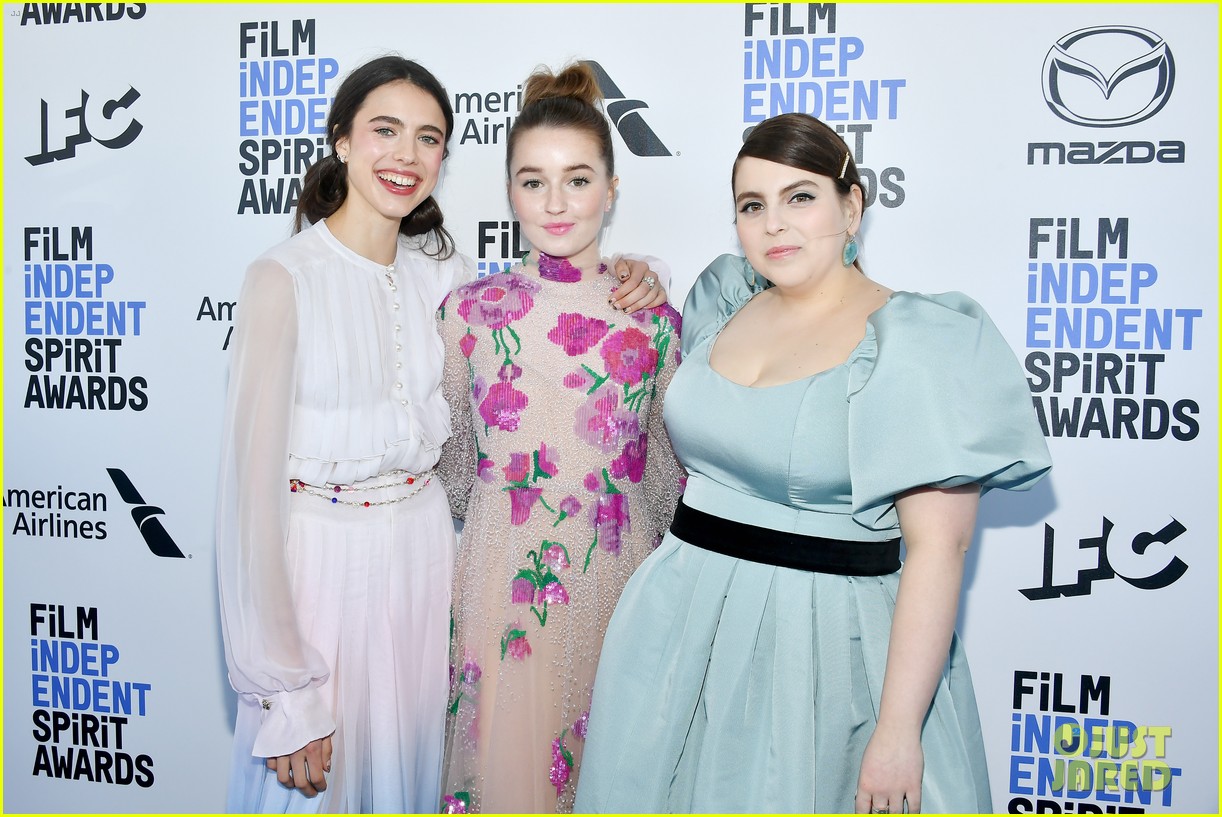 Joey King Joins Kaitlyn Dever & Beanie Feldstein at Spirit Awards 2020!