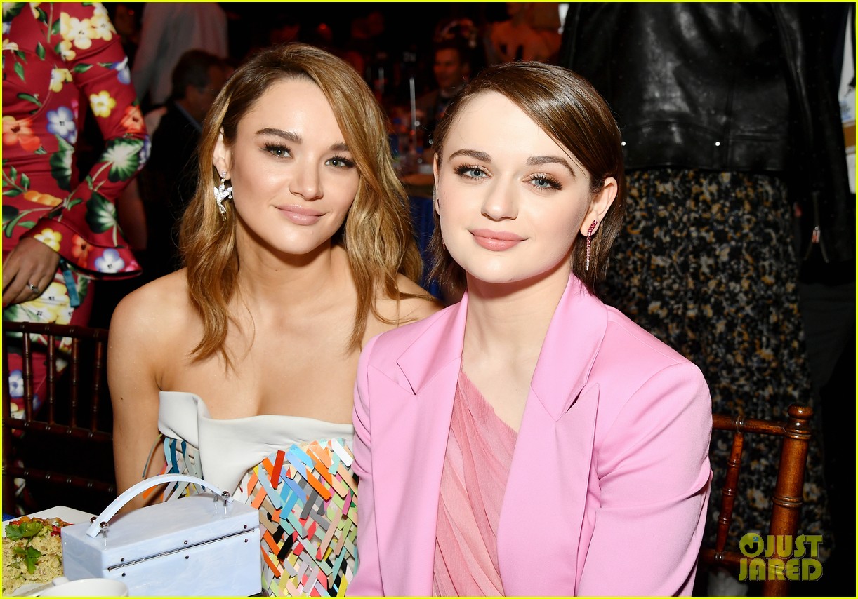 Joey King Joins Kaitlyn Dever & Beanie Feldstein at Spirit Awards 2020!