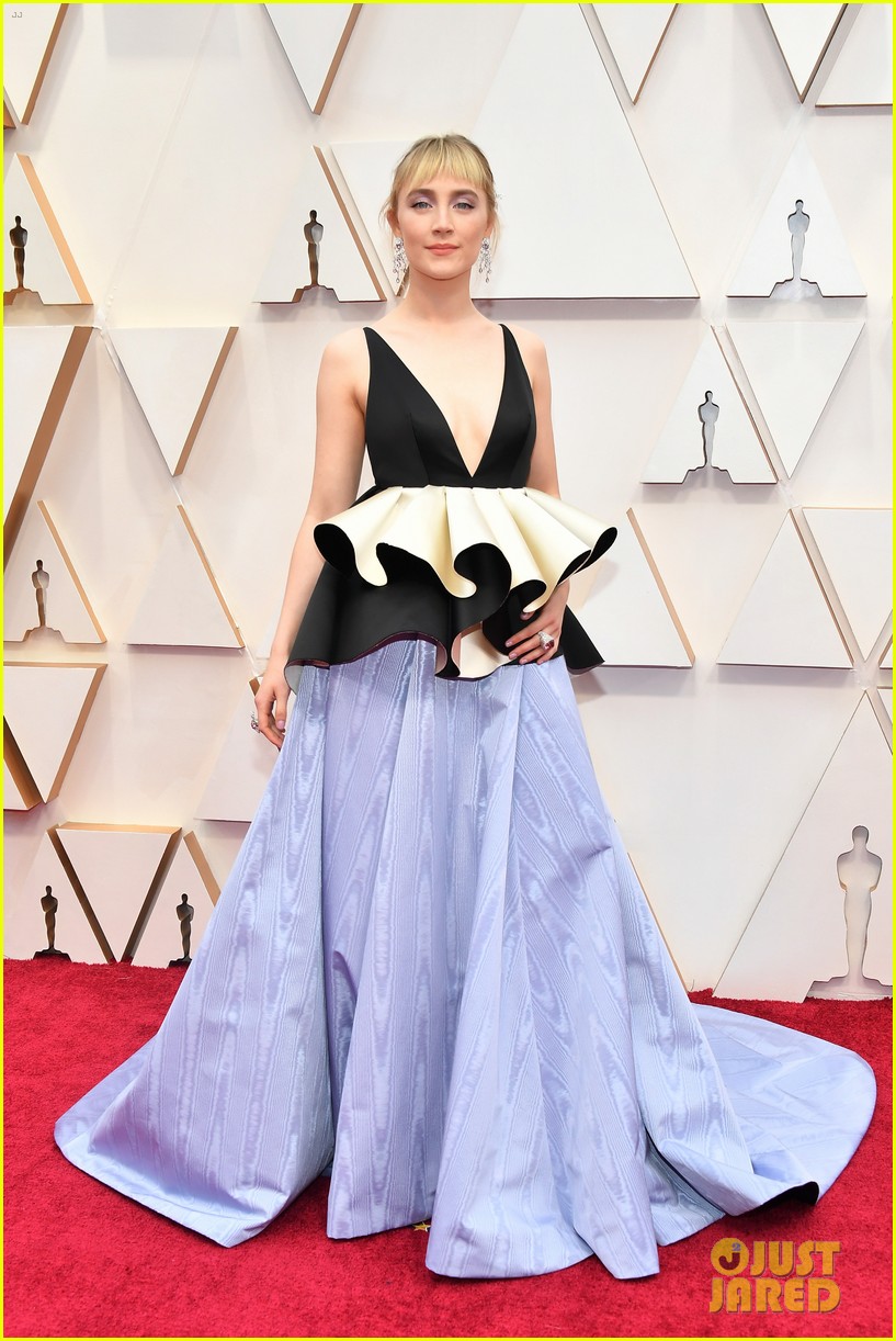 Saoirse Ronan Wows in Gucci at Oscars 2020!