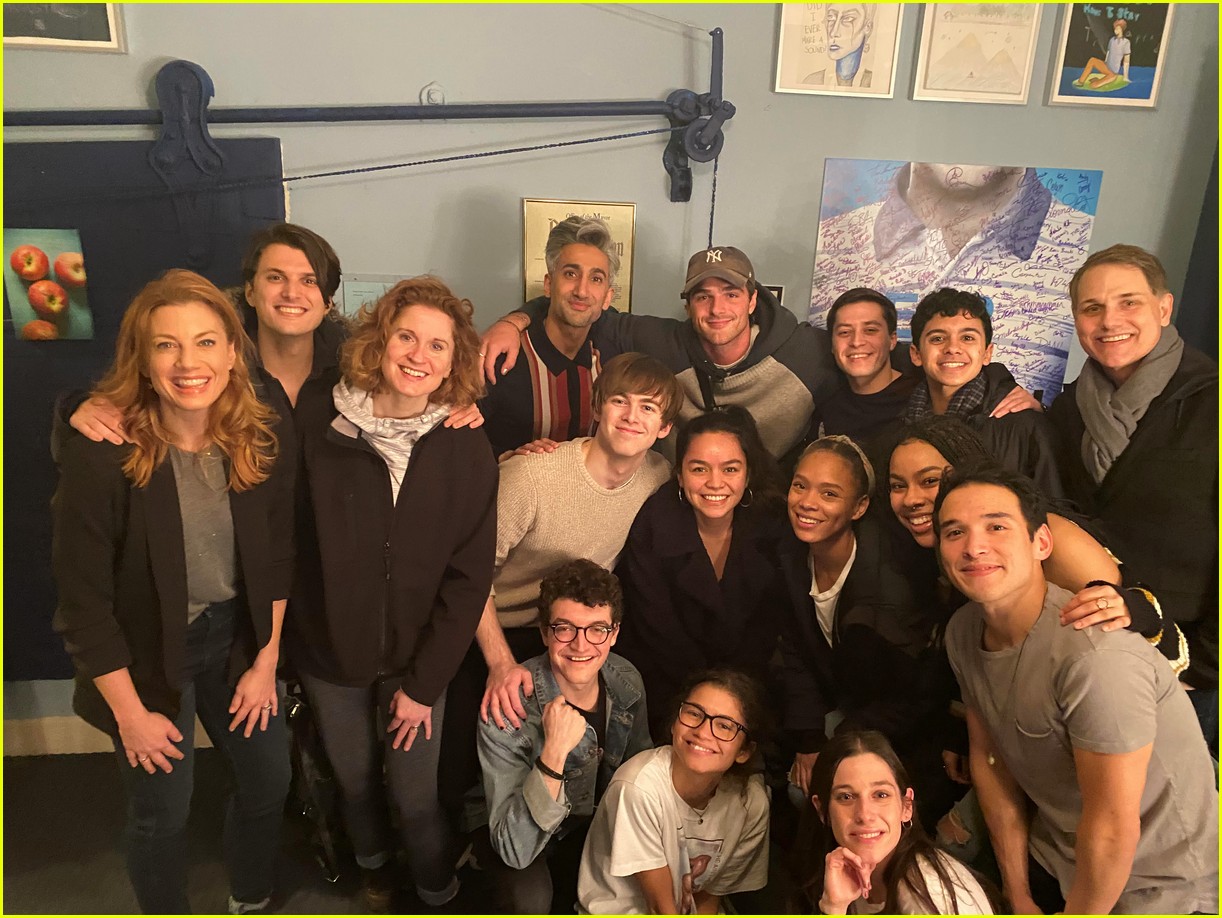 Zendaya & Jacob Elordi Seemingly Have a Date Night at 'Dear Evan Hansen'