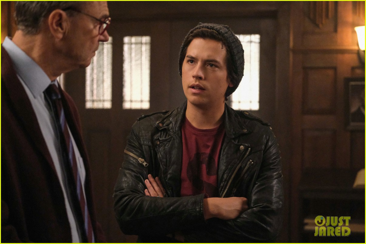Betty & Jughead Confront Stonewall Prep On Tonight's New 'Riverdale'