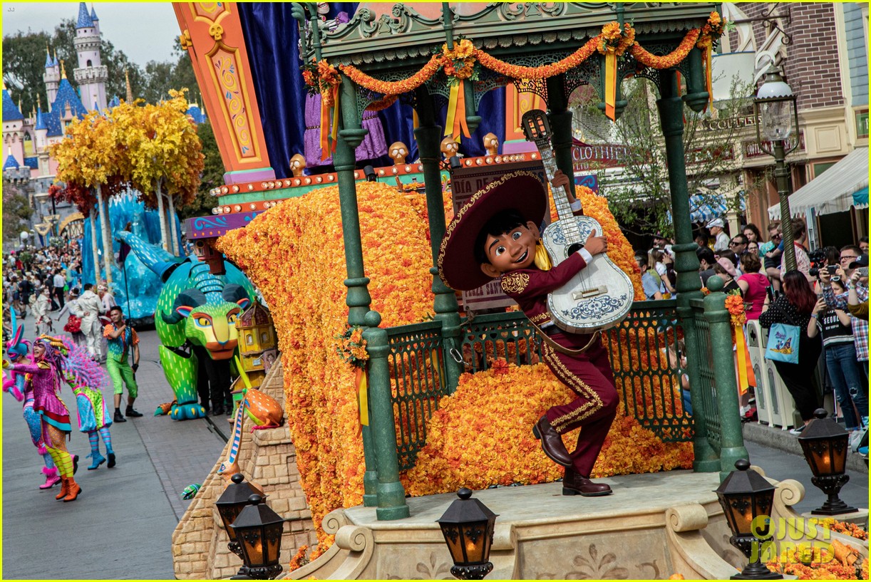 Disneyland Gives Fans a Little Disney Magic With New 'Magic Happens' Parade Video!