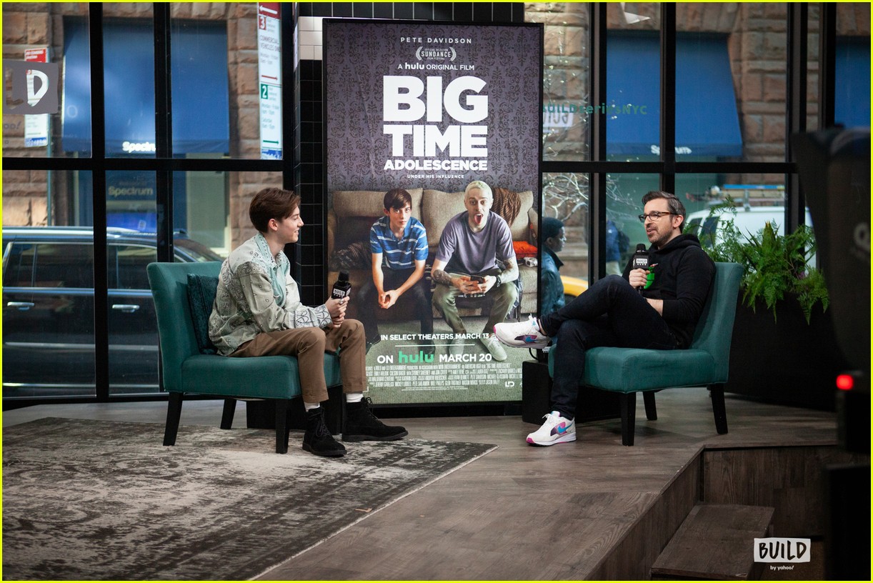 Griffin Gluck Talks Filming 'Big Time Adolescence' & Working With Bailee Madison Again