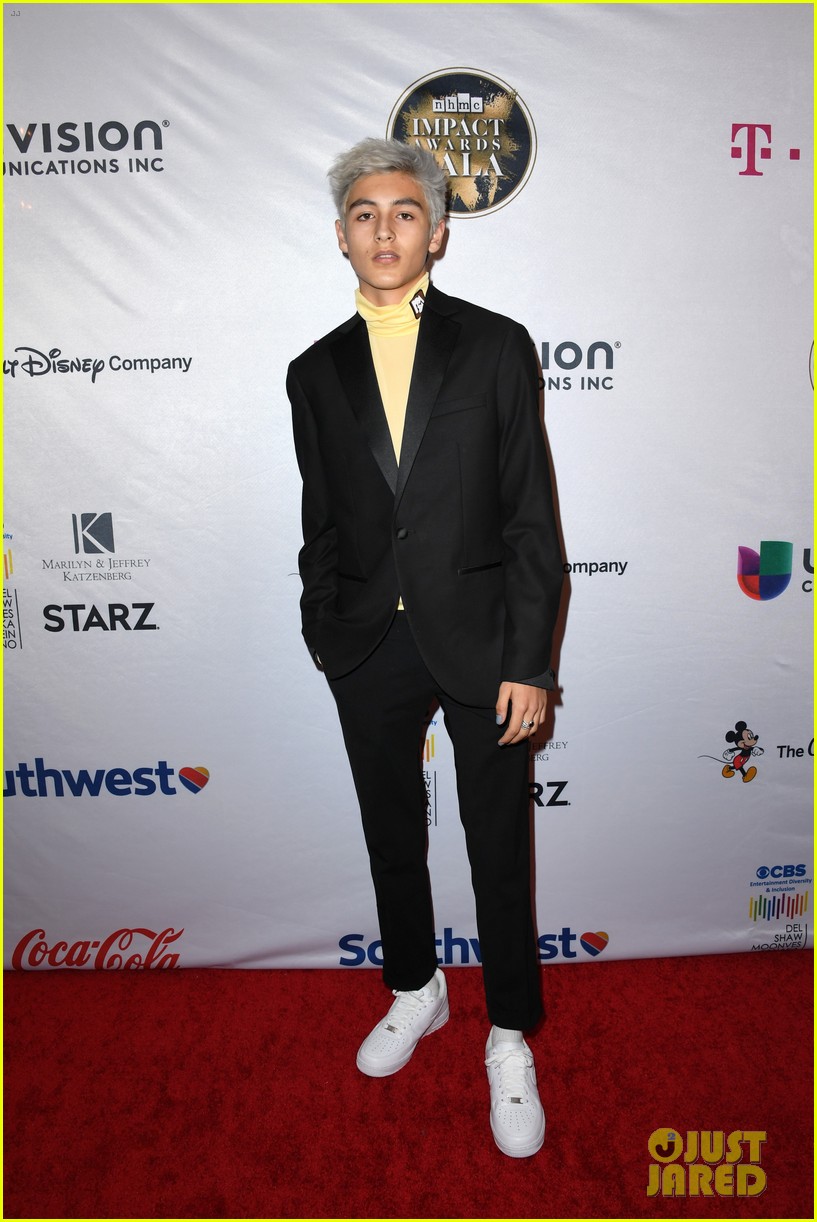 Isabella Gomez & 'Party of Five' Honored at NHMC Impact Awards 2020