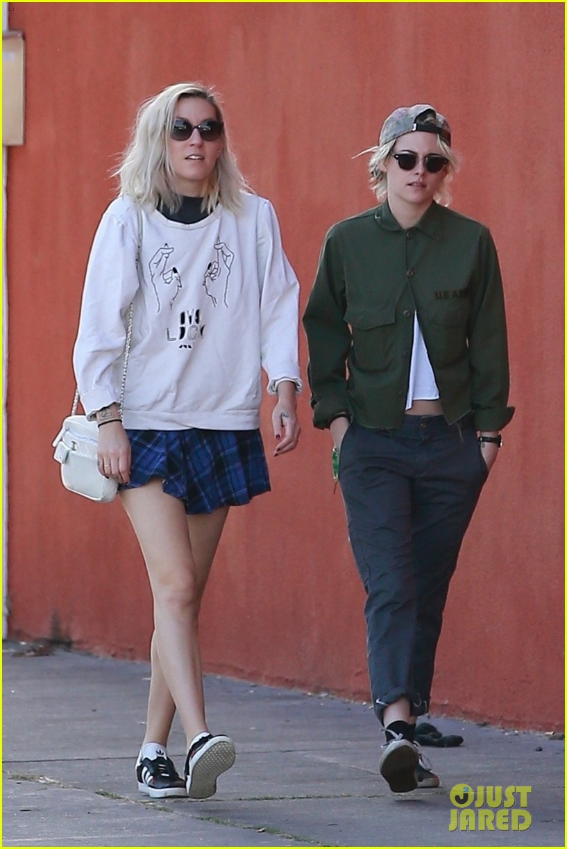 Kristen Stewart Enjoys Lunch Date with Girlfriend Dylan Meyer!