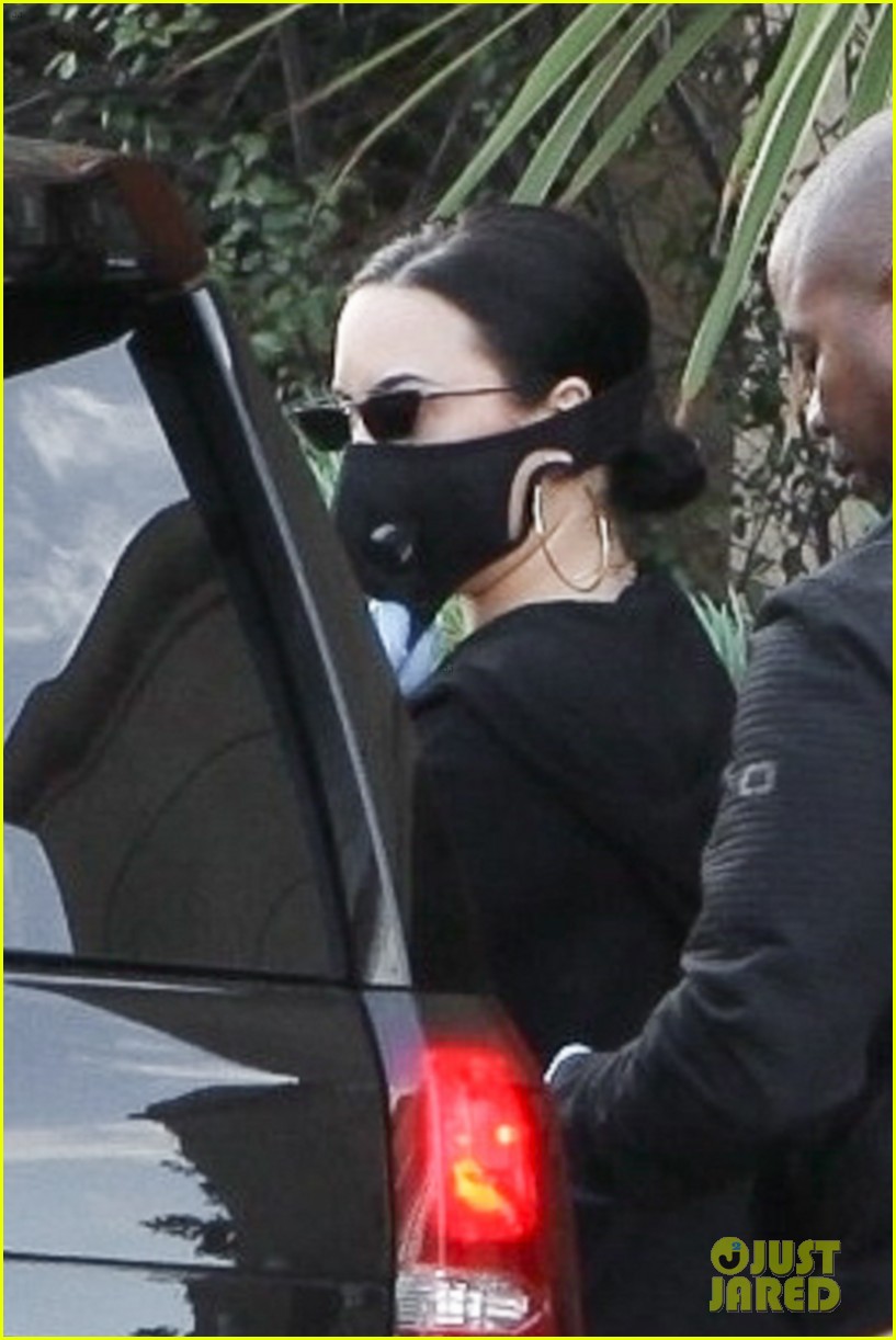 Demi Lovato Steps Out Wearing a Mask & Gloves Amid Coronavirus Pandemic