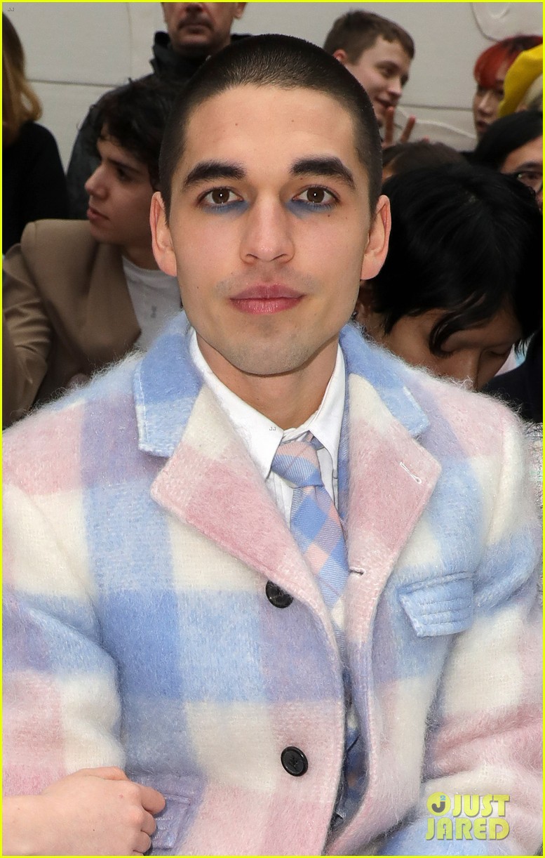 Maisie Williams & Boyfriend Reuben Selby Sit Front Row at Thom Browne Fashion Show!