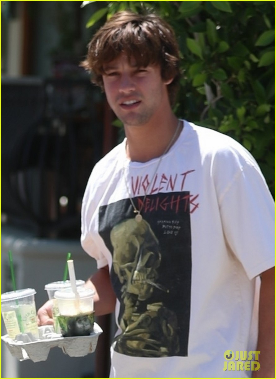 Cameron Dallas Enjoys a Day Out with GF Madisyn Menchaca