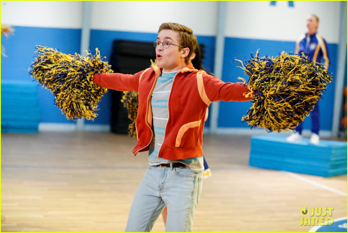 Sean Giambrone & Sadie Stanley Get Ready For Prom On 'The Goldbergs' Season Finale!