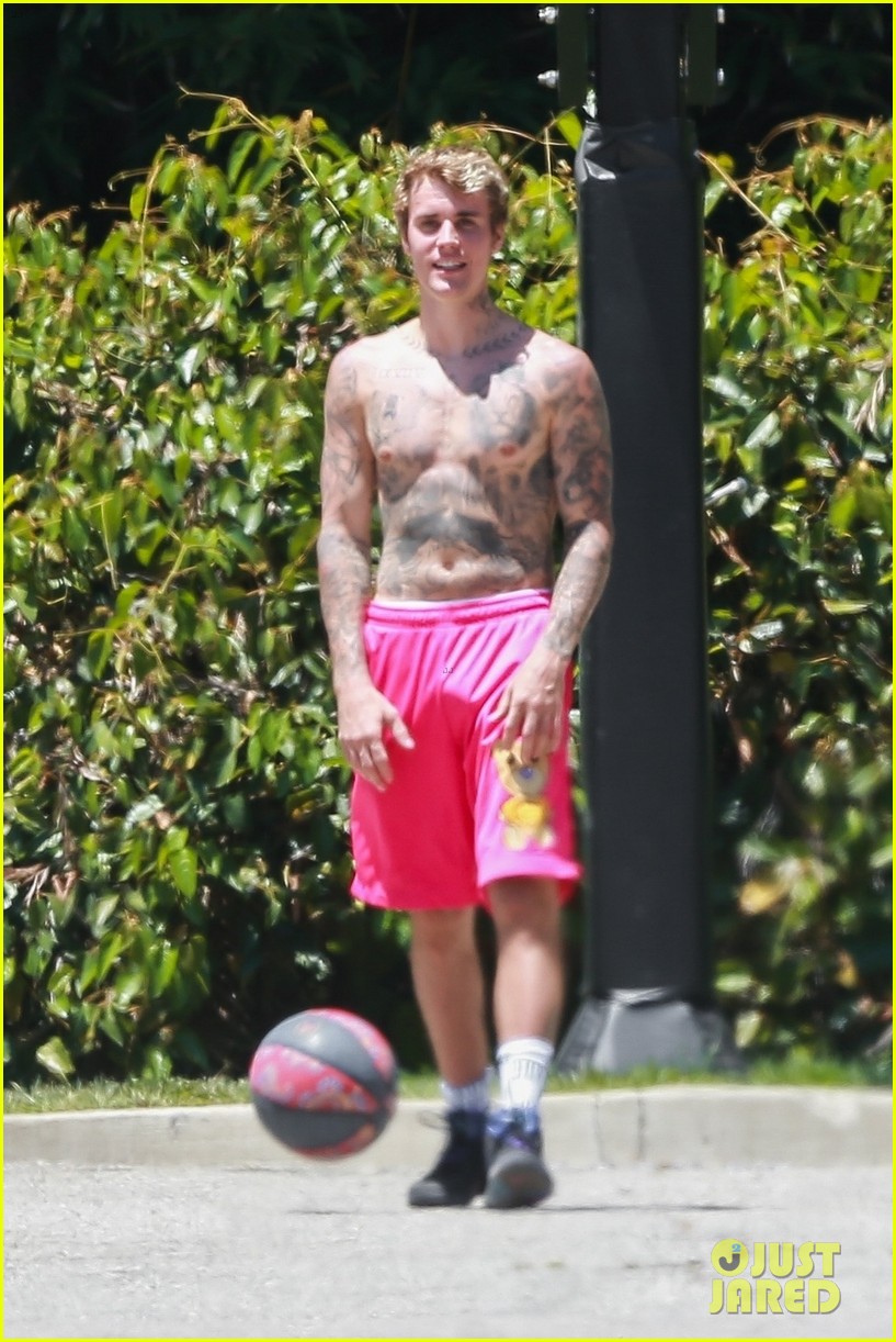 Justin & Hailey Bieber Enjoy a Fun Day in the Sun Over Memorial Day Weekend