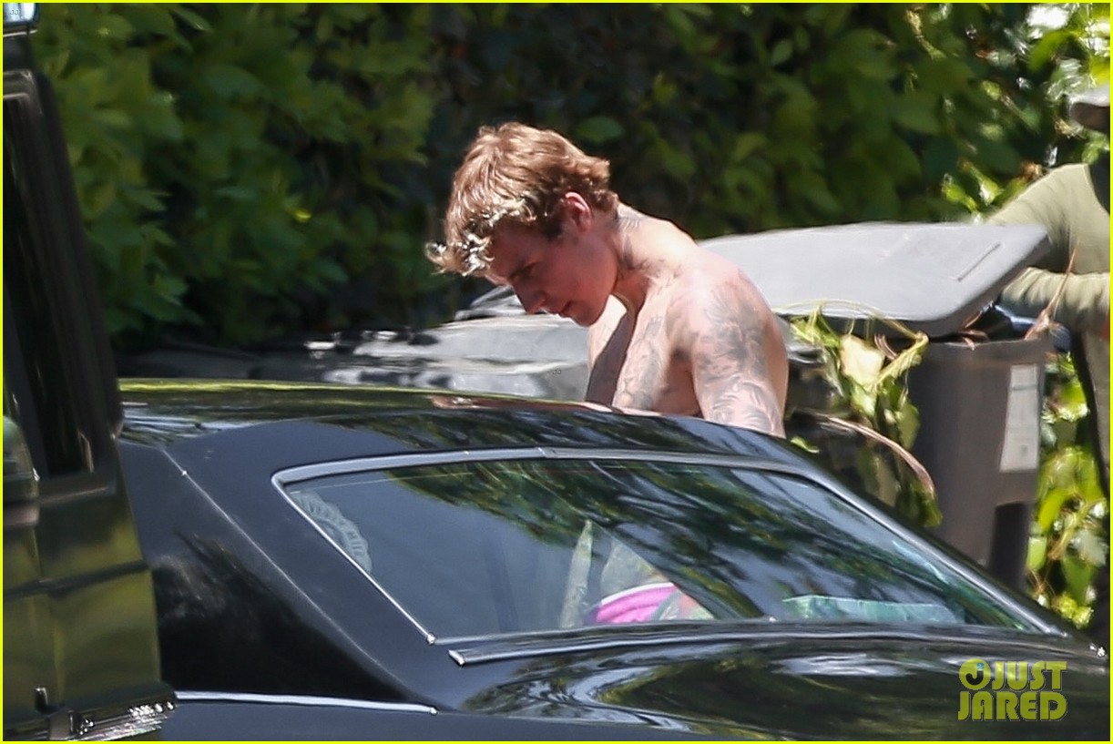 Justin & Hailey Bieber Enjoy a Fun Day in the Sun Over Memorial Day Weekend