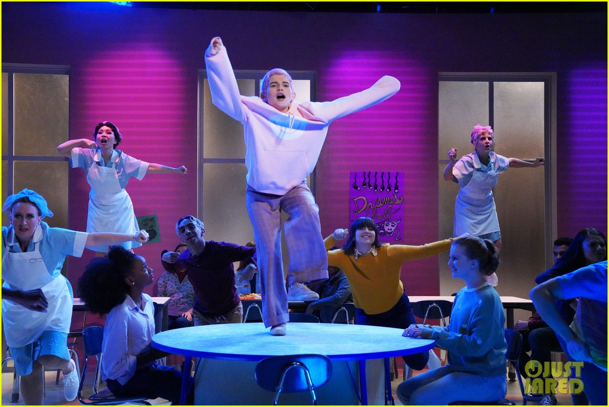 Belieber Kate Godfrey Stars As Justin Bieber In 'Yummy' Parody On 'All That' - Sneak Peek Video!