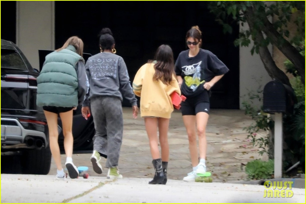 Kendall Jenner Goes Skateboarding With Friends in LA