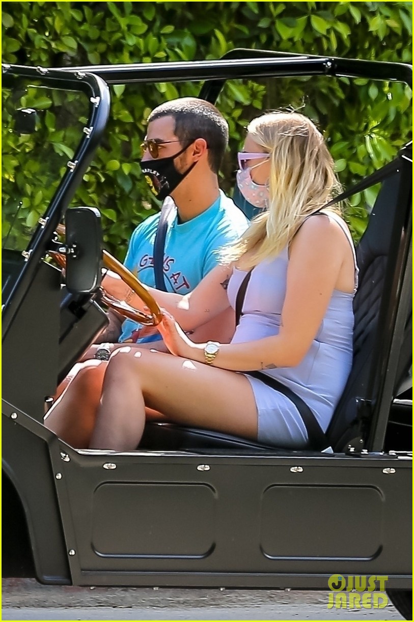 Pregnant Sophie Turner Shows Off Her Baby Bump on a Drive!