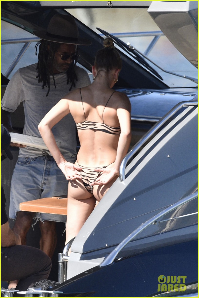 Bella Hadid & Hailey Bieber Show Off Their Bikini Bodies In Sardinia!